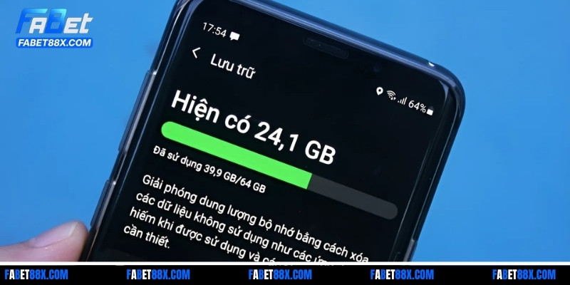 Chuẩn bị đủ bộ nhớ để tải phần mềm về máy